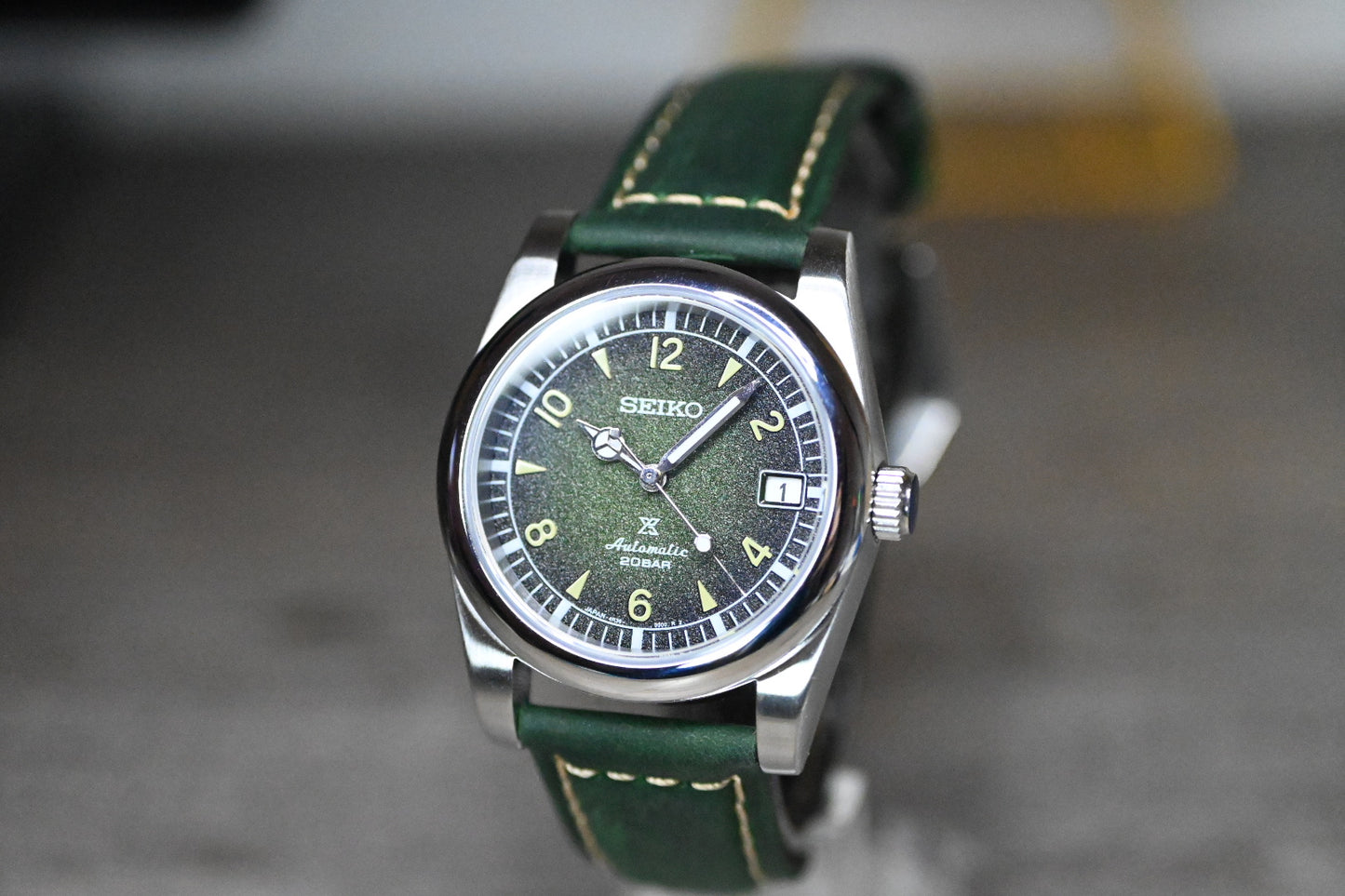 A. alpinist green mod 39mm (IN STOCK)