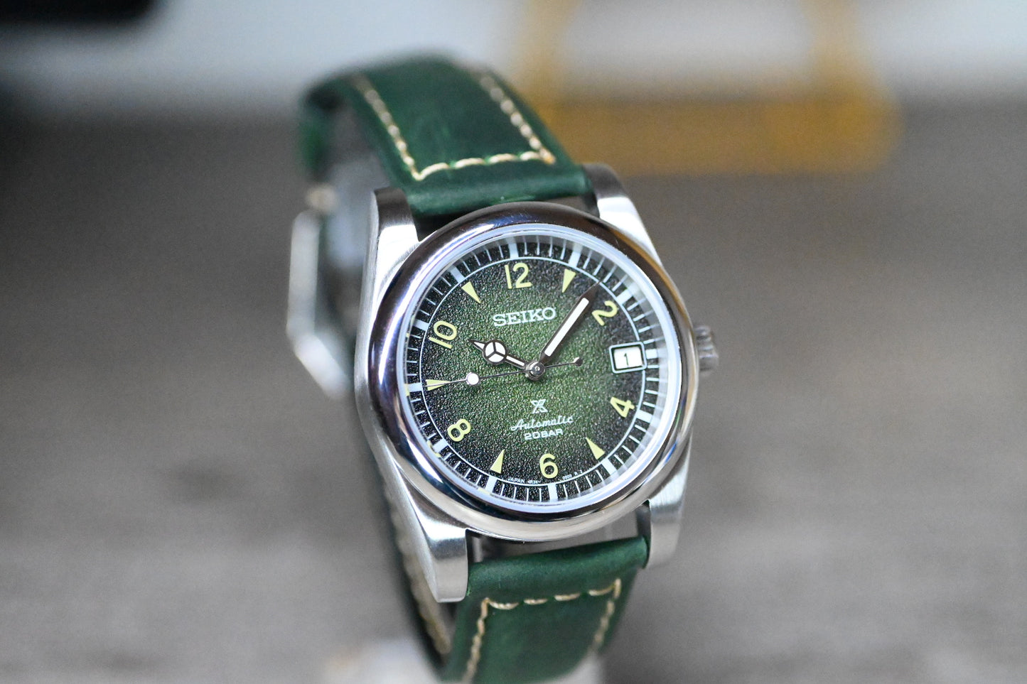 A. alpinist green mod 39mm (IN STOCK)