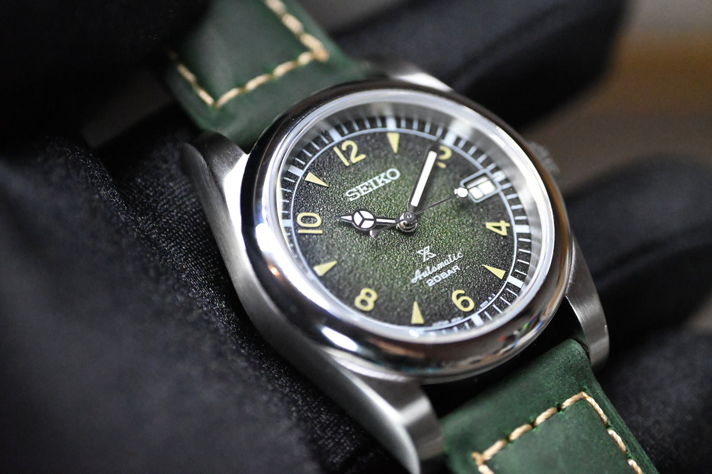 A. alpinist green mod 39mm (IN STOCK)