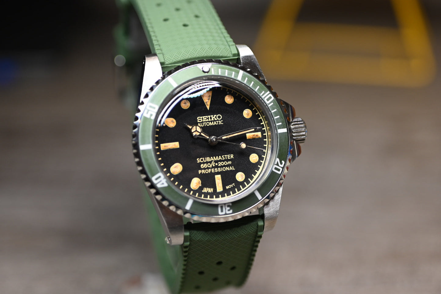 B. Khaki vintage sub (PRE ORDER)